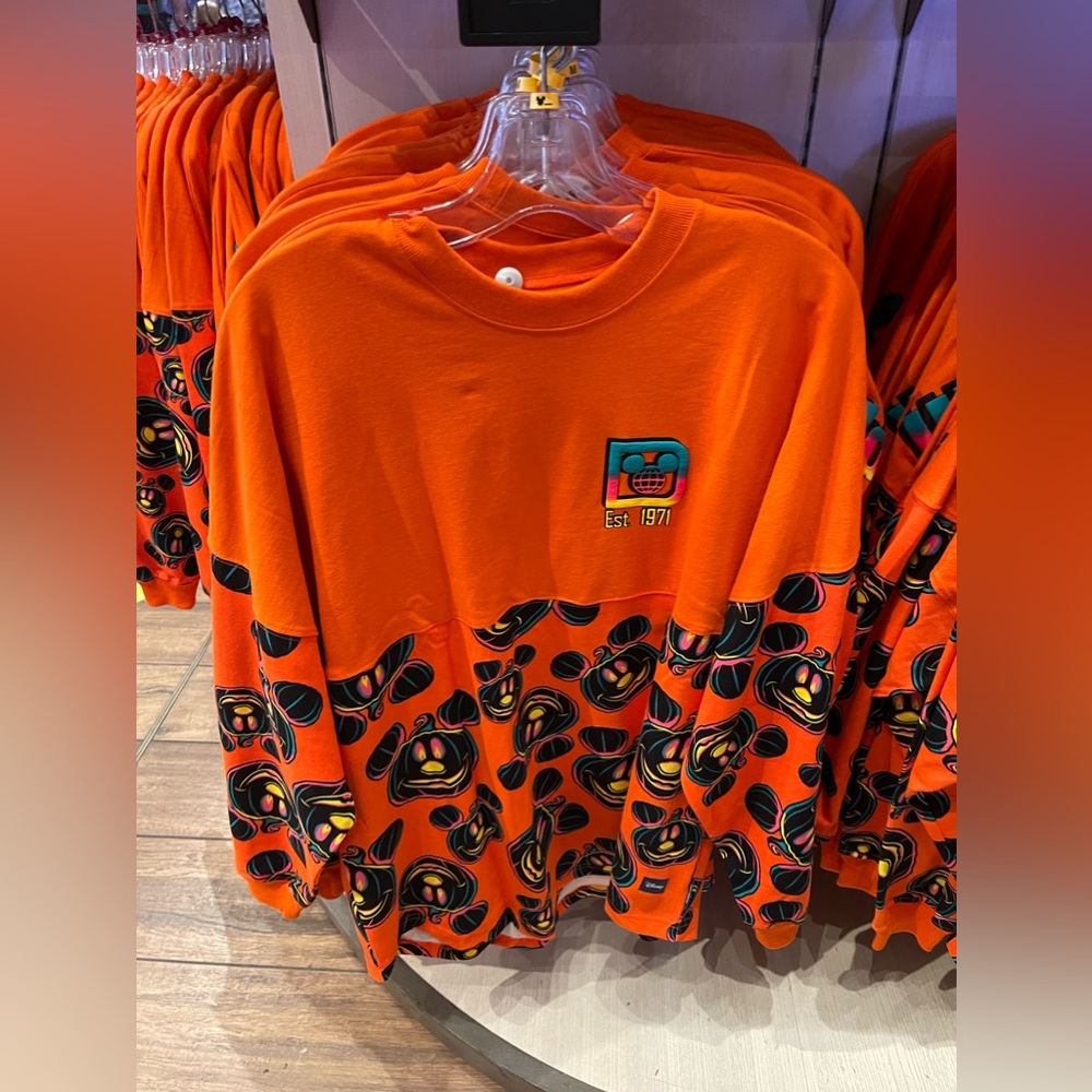 Disney 2023 Halloween Pumpkins Mickey  Spirit Jersey - Picture 2 of 3